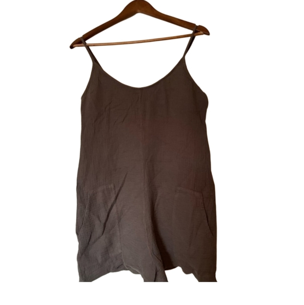 Monrow grey shorts Romper Spaghetti Straps pockets  Sz S new